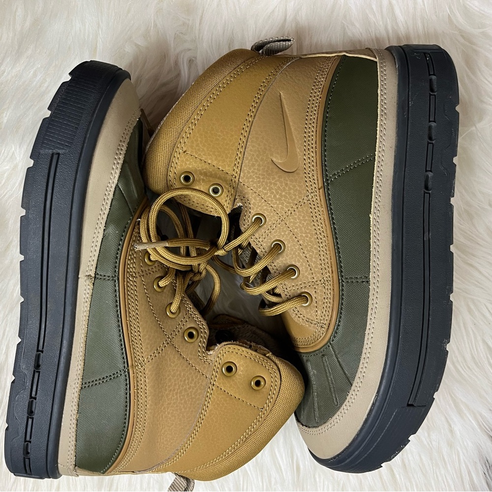 Boys Nike ACG Woodside Boots Size 5.5